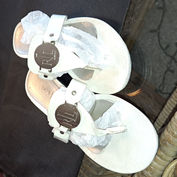 Ralph Lauren Kalana Slide on Sandles.   Silver Pendant front with Logo. Size 7.5 - Picture 5 of 8